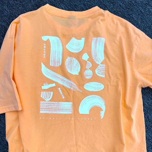 4F Oversized Boxy Quarter Sleeve Tee Shirt in Orange - Picture 4 of 8